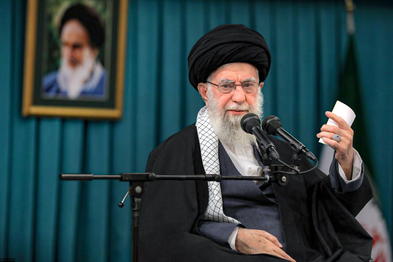 ما با معترض حرف میزنیم؛ با اغتشاشگر حرف زدن فایدهای ندارد ما با معترض حرف میزنیم؛ با اغتشاشگر حرف زدن فایدهای ندارد